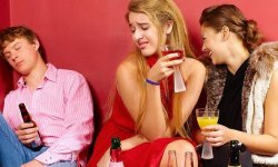 Причины подросткового алкоголизма и его влияние на организм